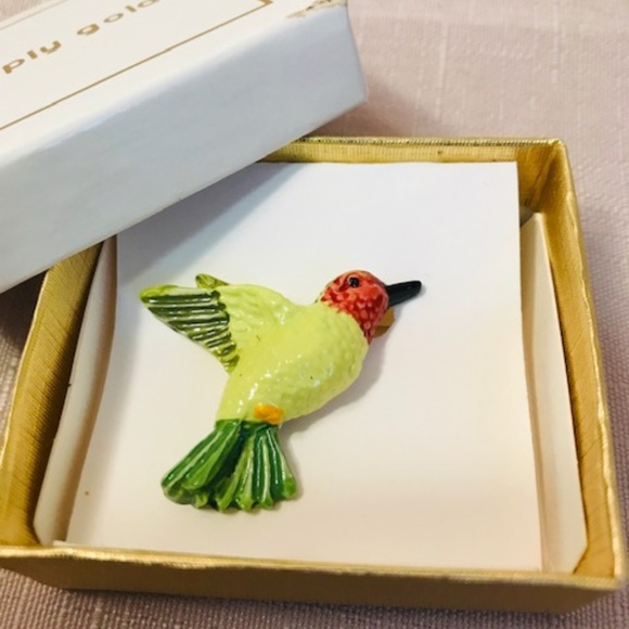 Beautiful Hummingbird Pin With Gift Box - Picture 6 of 8